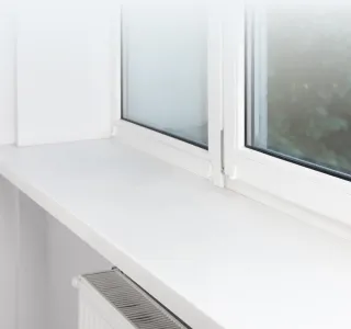 Холодный пластиковый подоконник — Почему и что делать? - фото