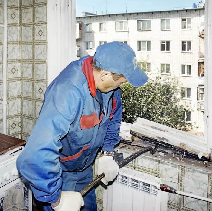 Демонтаж пластиковых окон REHAU фото